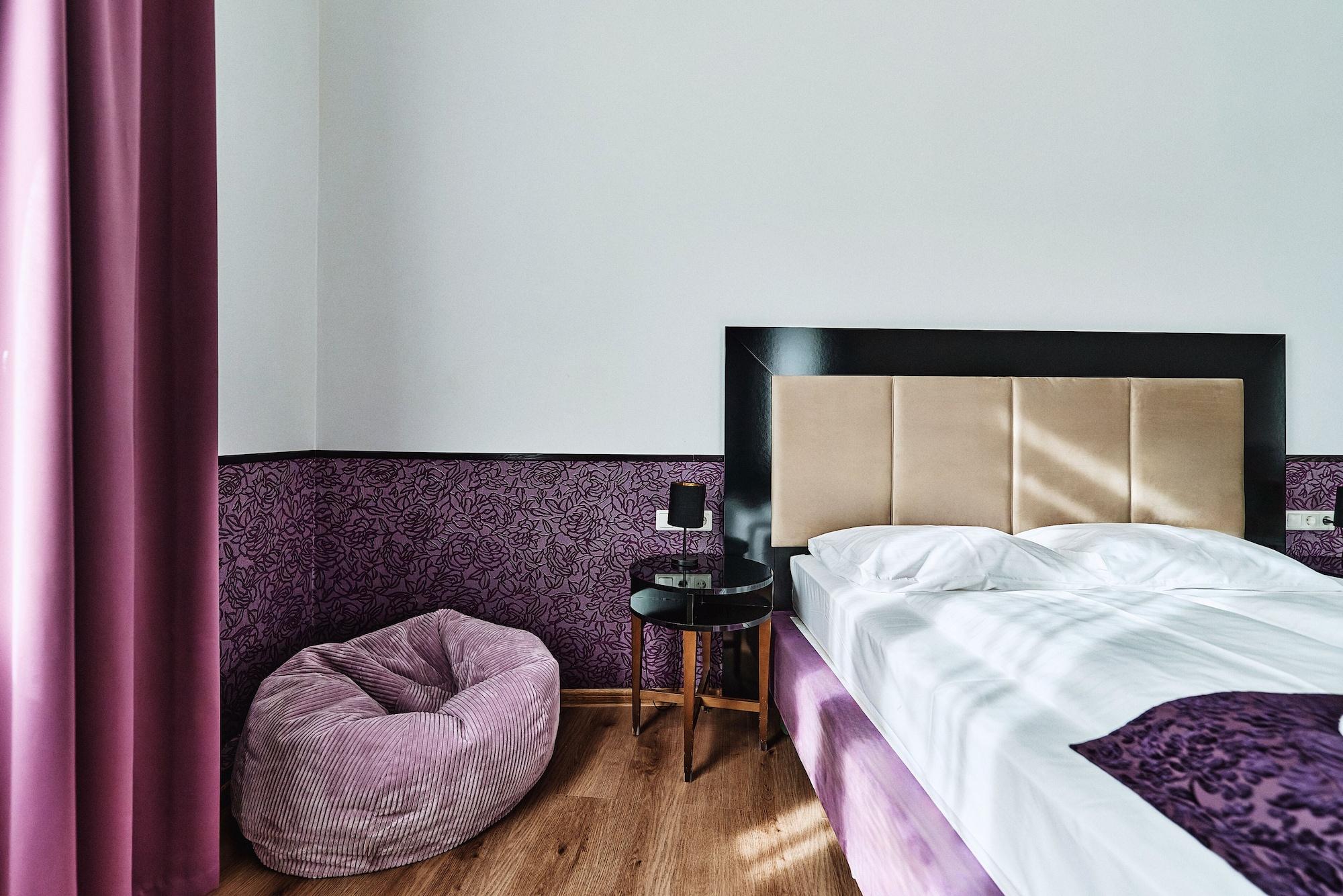 Superior, Quadruple, Multiple Beds