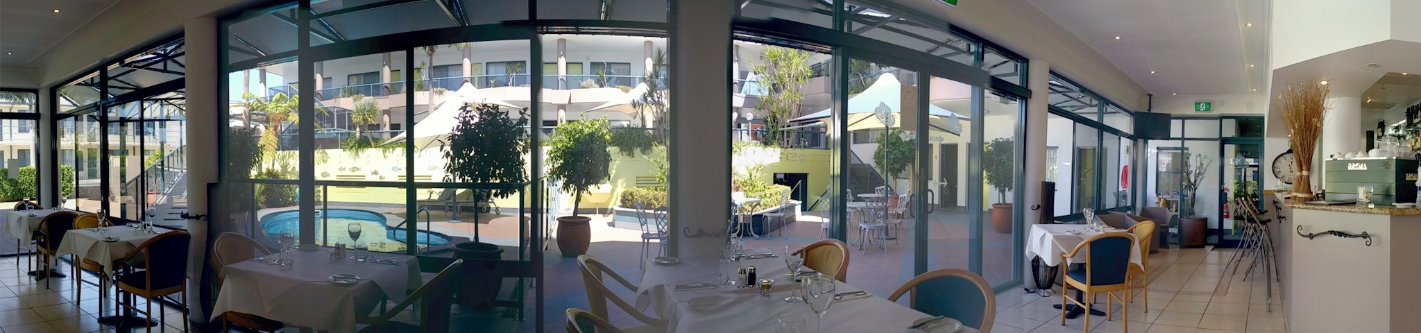 ROCKPOOL MOTOR INN 4/6