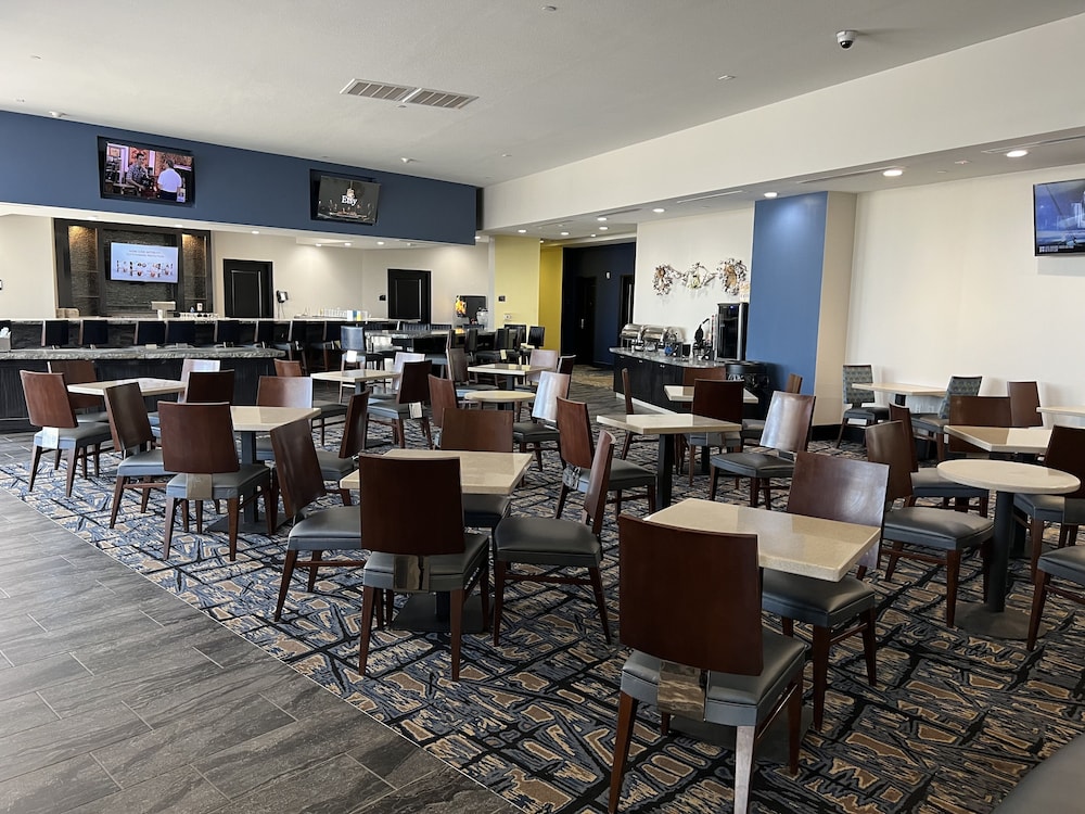 La Quinta Inn and Suites by Wyndham Lubbock Southwest 42/63