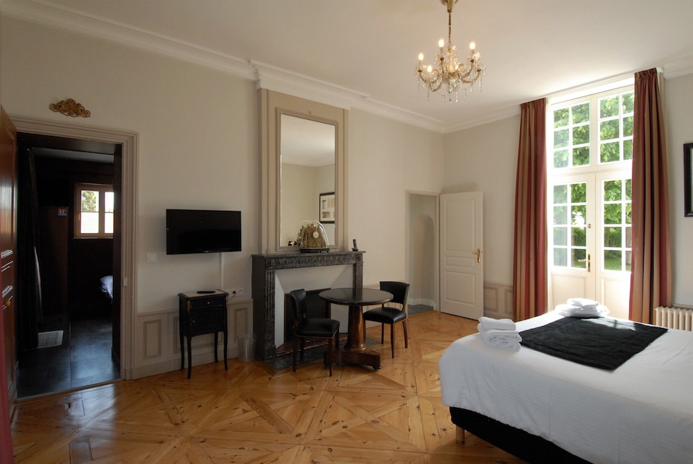 SUITE, GARDEN VIEW