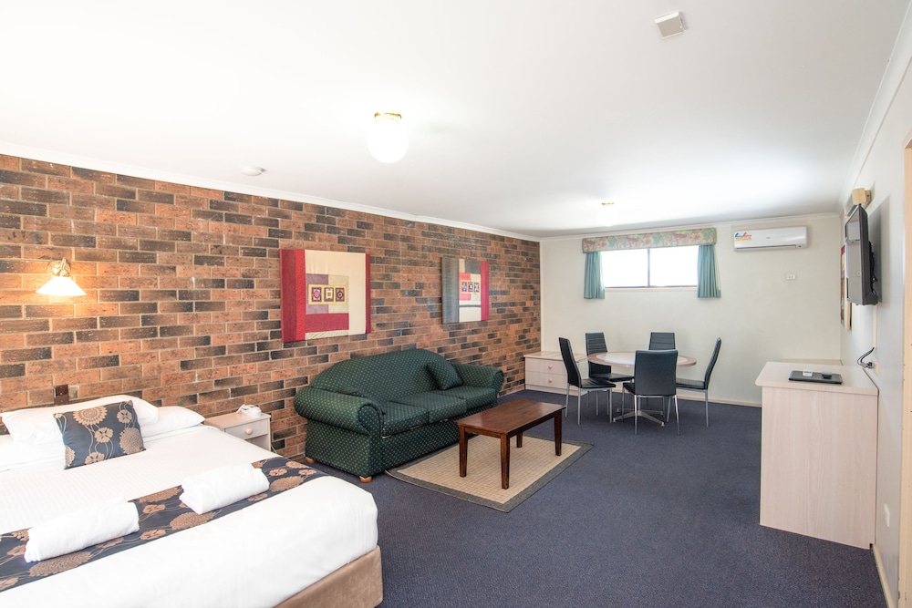2 BEDROOMS, LUXURY, FAMILY, APARTMENT, KITCHENETTE