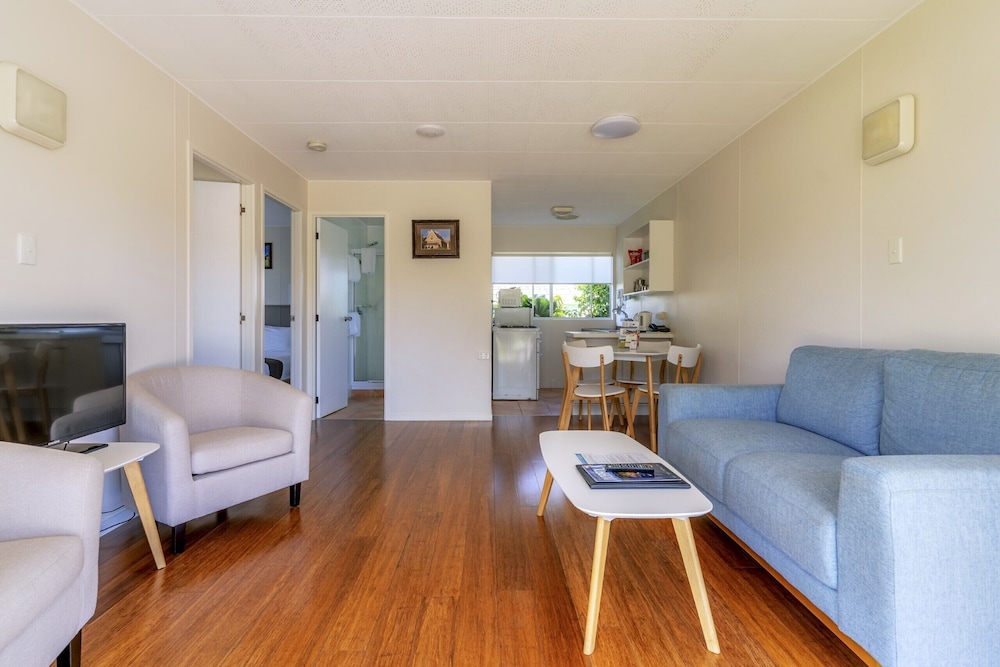 Aloha Apartments 34/61