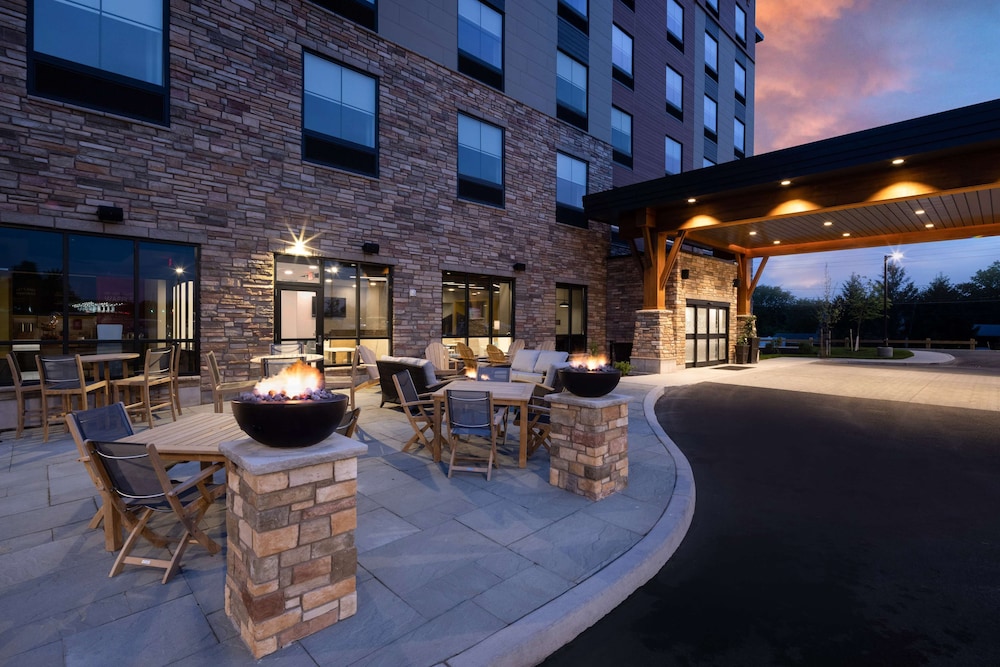 Hampton Inn Verona at Turning Stone 45/48