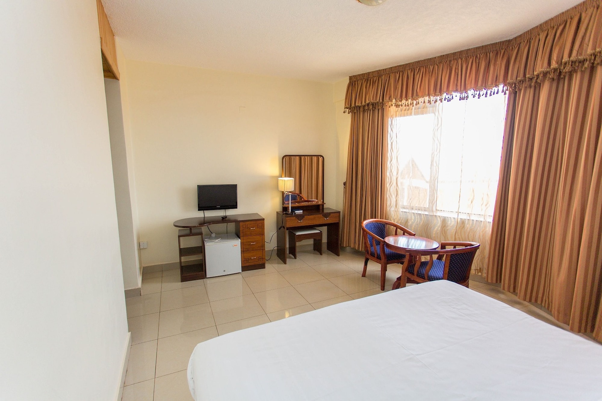 Deluxe, Single, Queen Bed, Civitas Hotel 2/6