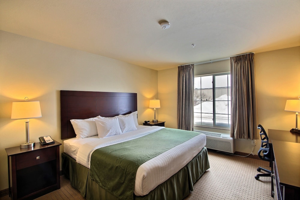 Cobblestone Inn & Suites -- Brillion, WI 17/40