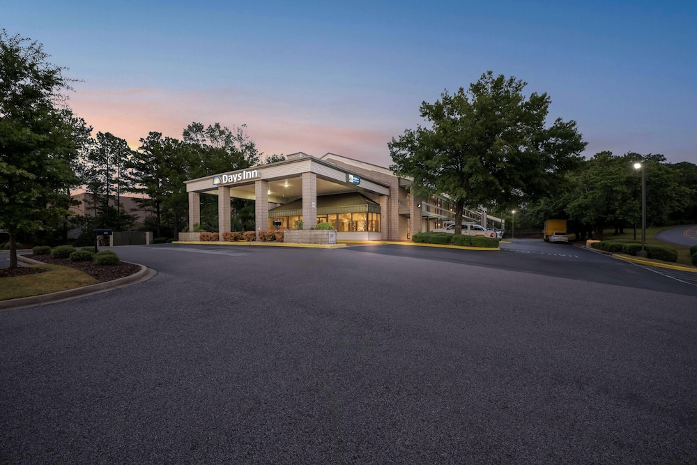 Days Inn by Wyndham Hoover Birmingham 6/56
