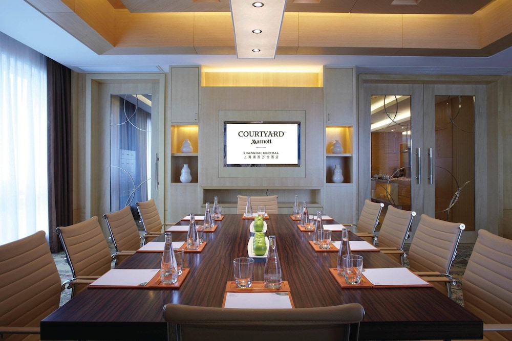 Courtyard By Marriott Shanghai Central 38/39