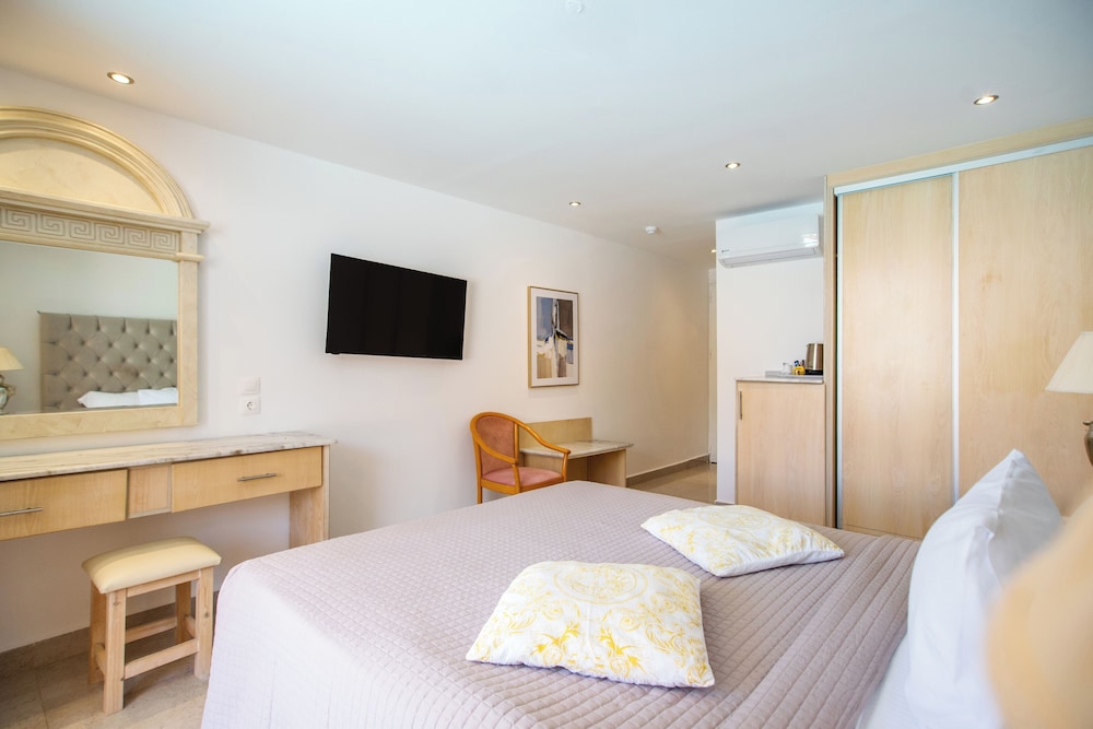 Cavomarina Beach Hotel - Adults Only 26/62