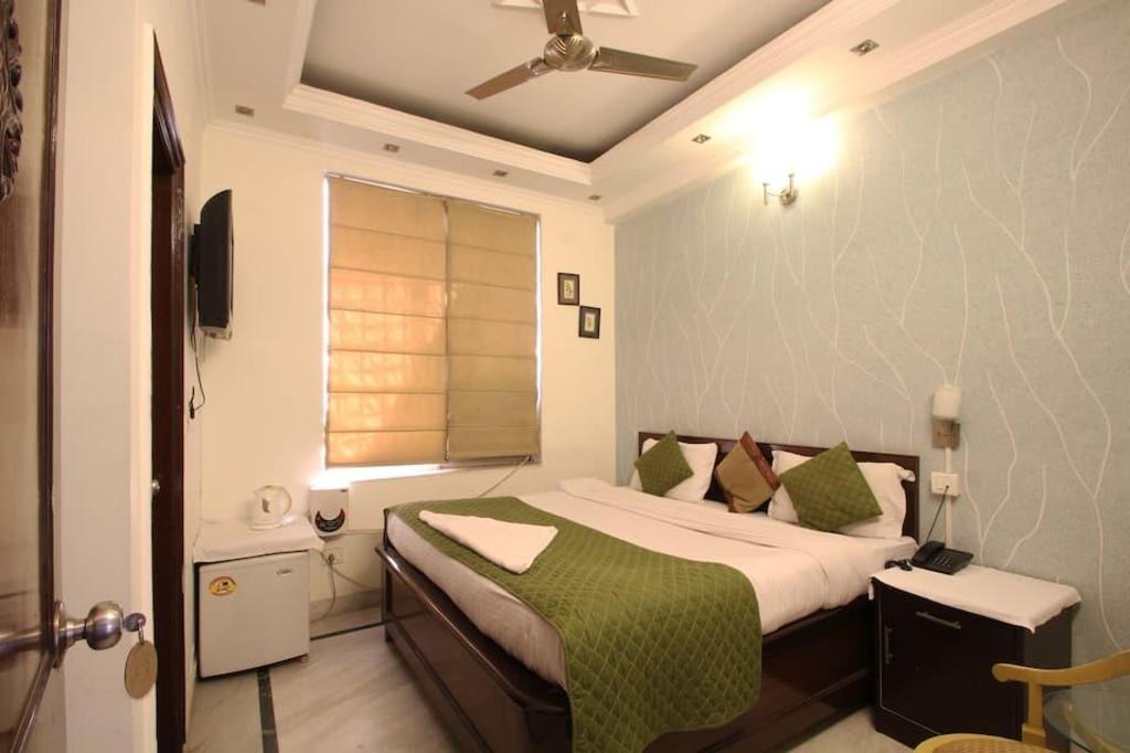 Sands INN Gurgaon 6/24