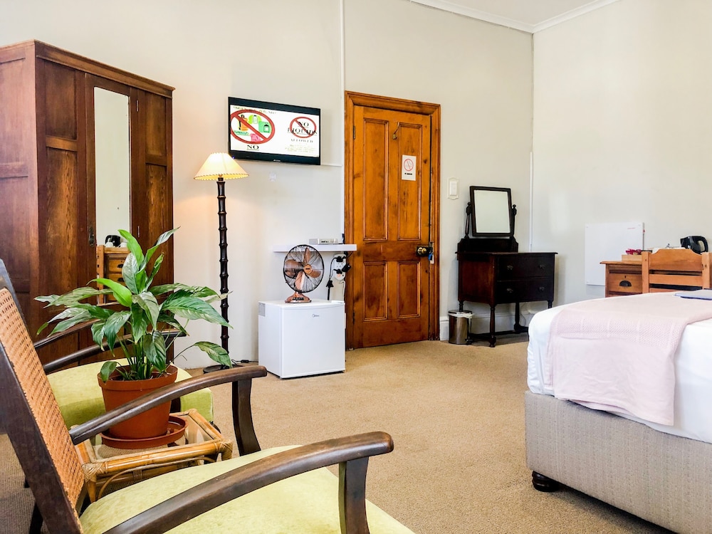 Selborne Bed And Breakfast 24/50