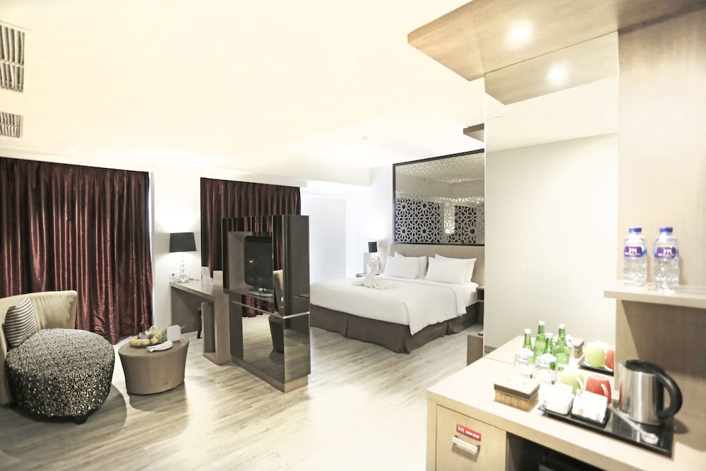 Mercure Padang 33/52