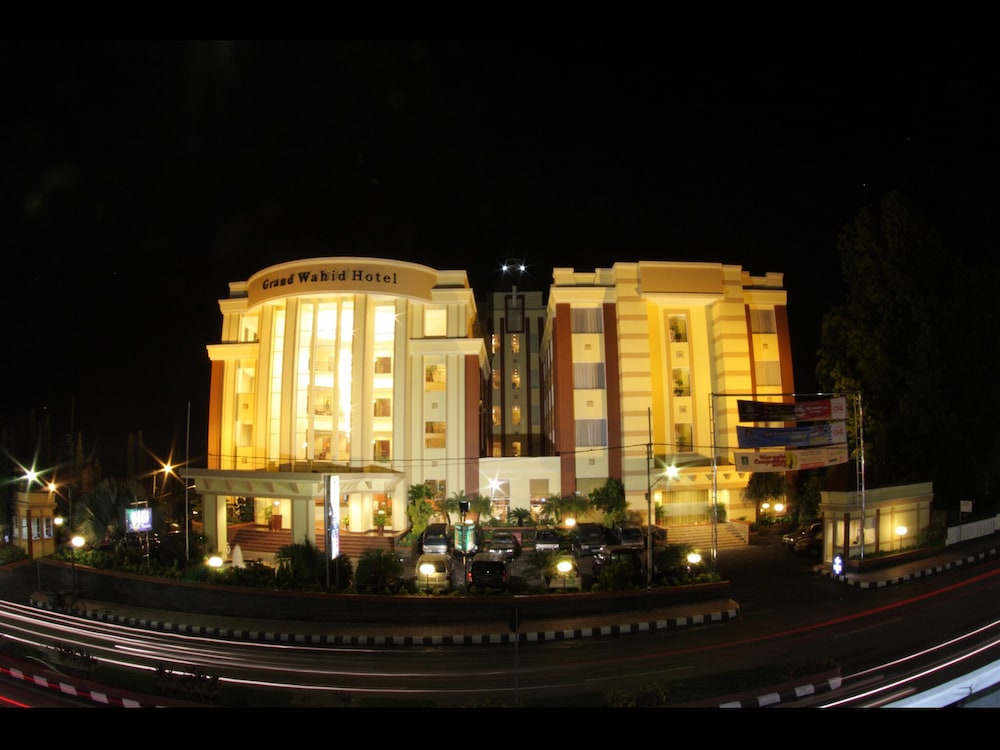 Grand Wahid Hotel Salatiga 4/61