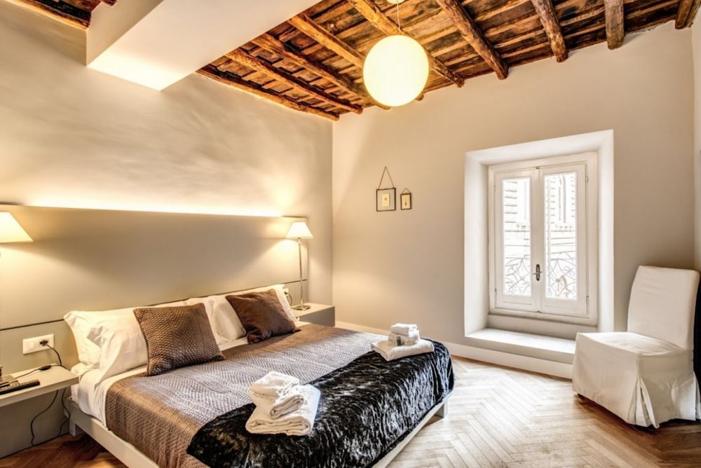 Trevi Fountain Superior 3 bdr apartment 3/49