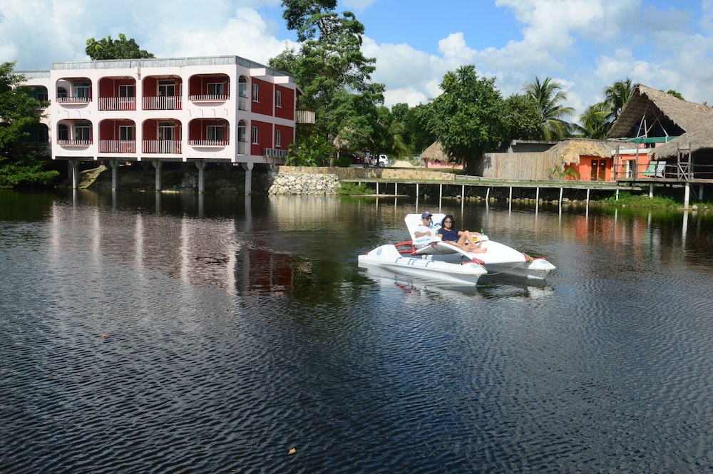 LAMANAI LANDINGS HOTEL AND MARINA 67/76