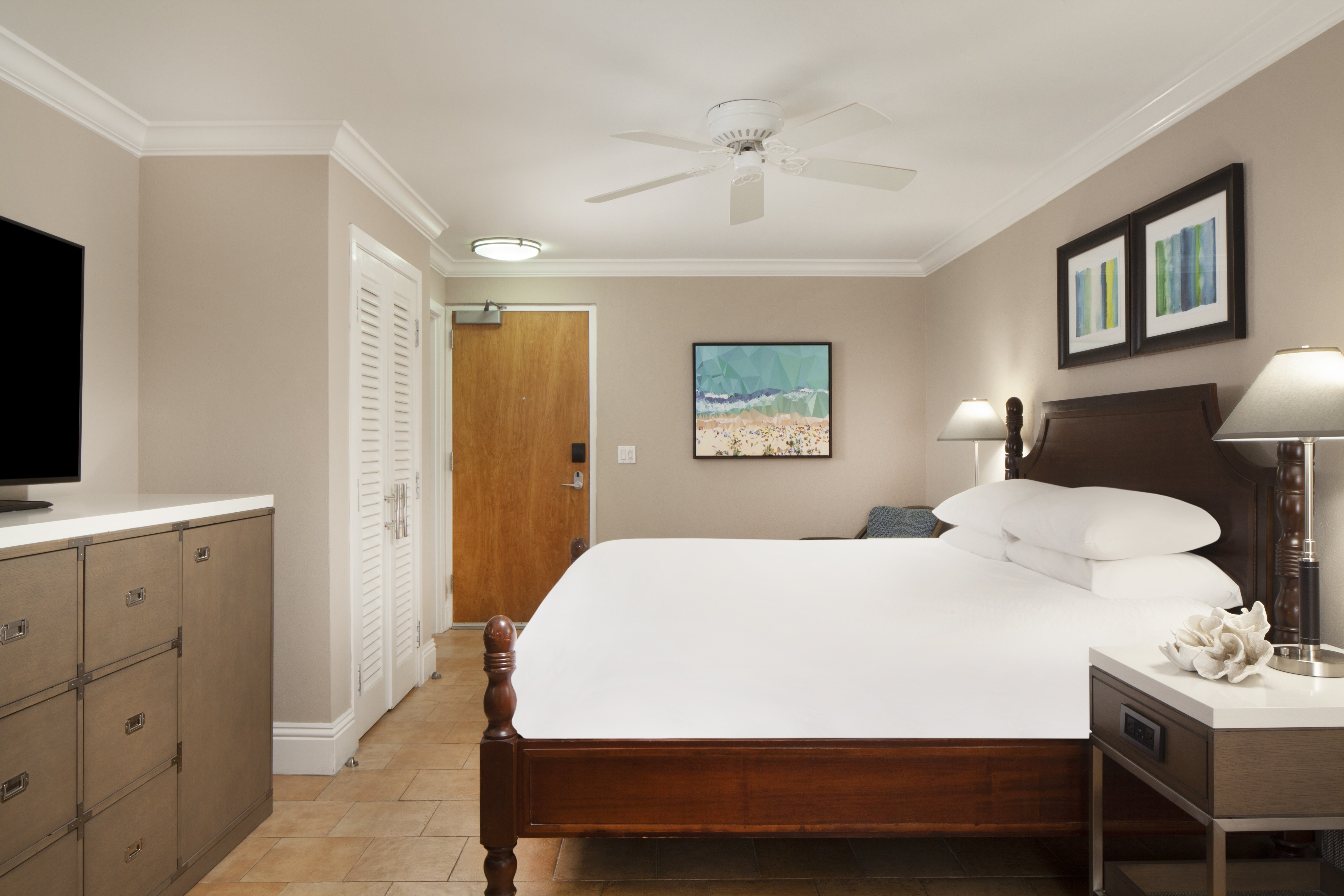 TRADITIONAL, KING BED, ACCESSIBLE