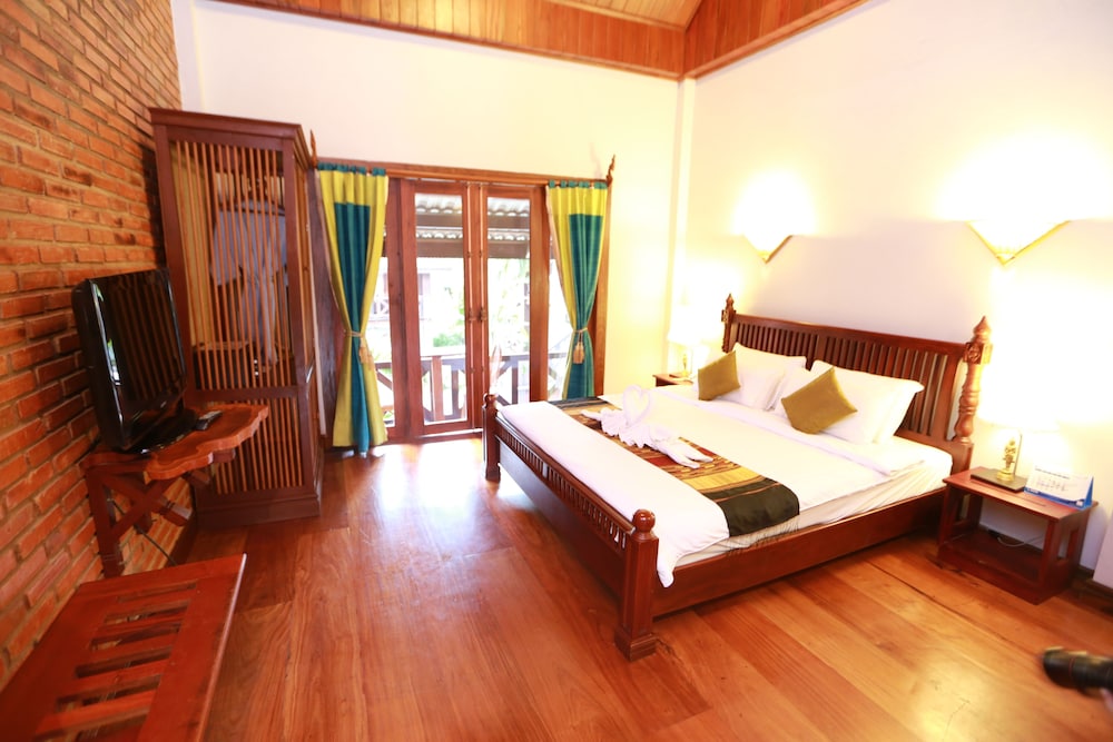 Muangthong Hotel 10/50