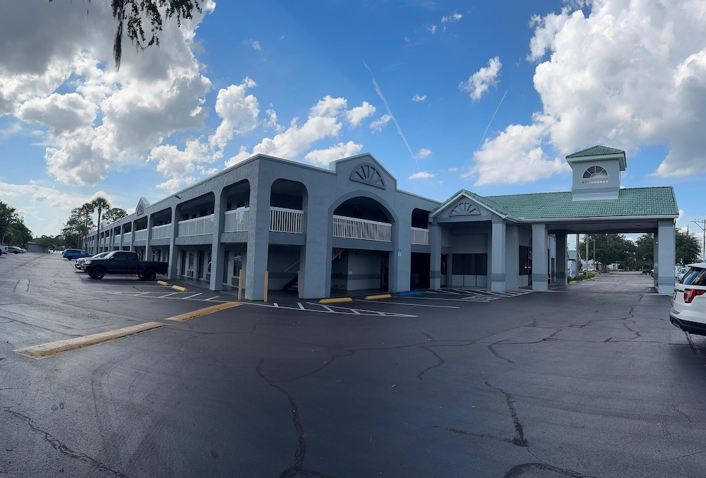 Budget Inn Sanford 4/40