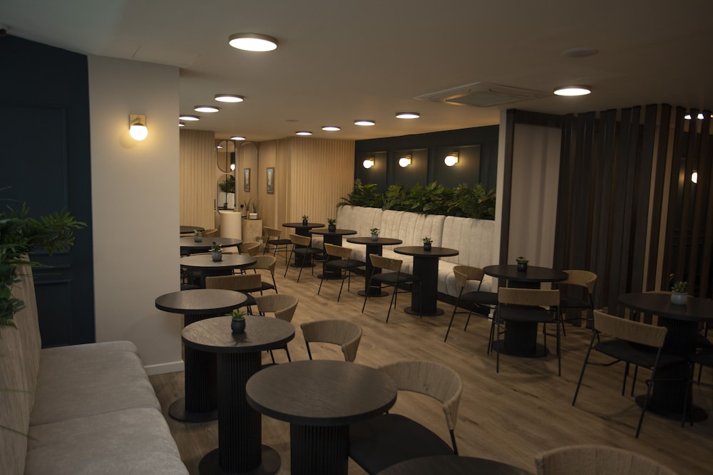 Hotel Sky Medellin 49/55