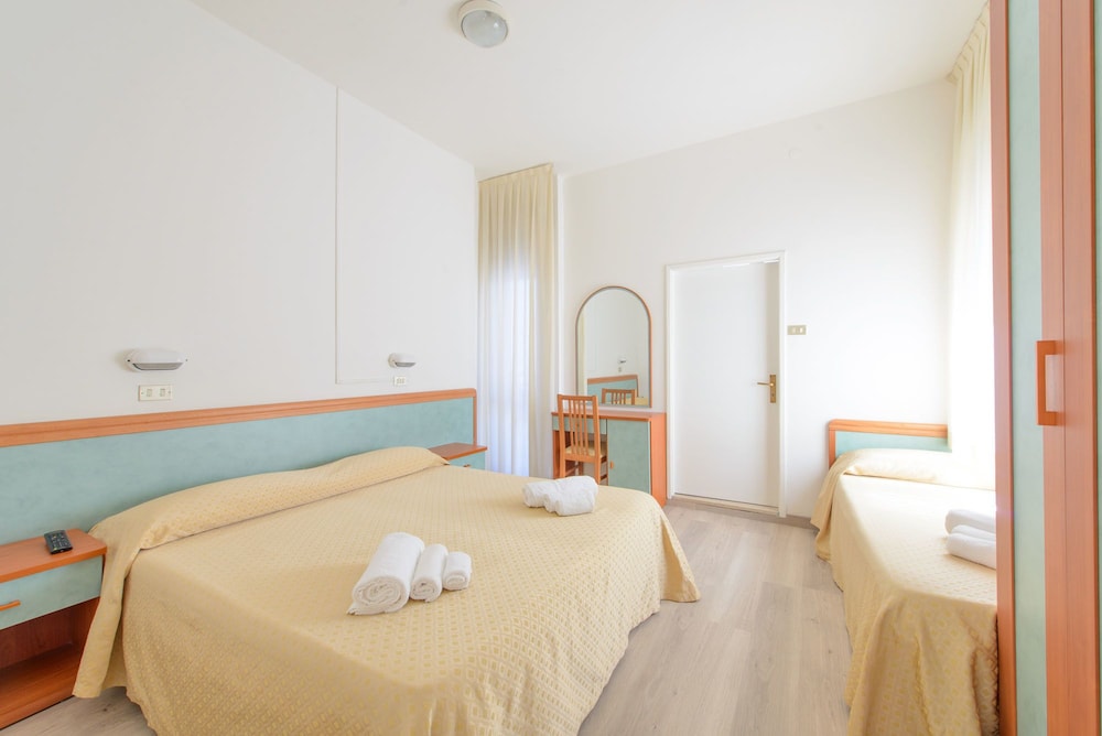 Hotel Sirena 5/30