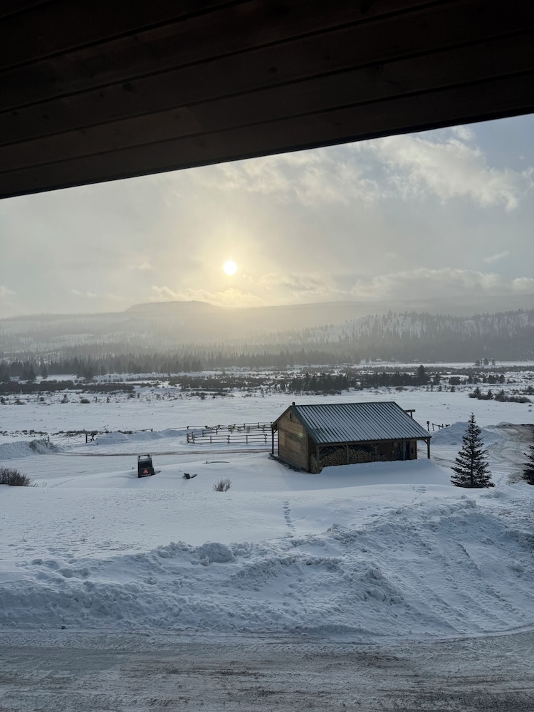 Lava Mountain Lodge 64/69