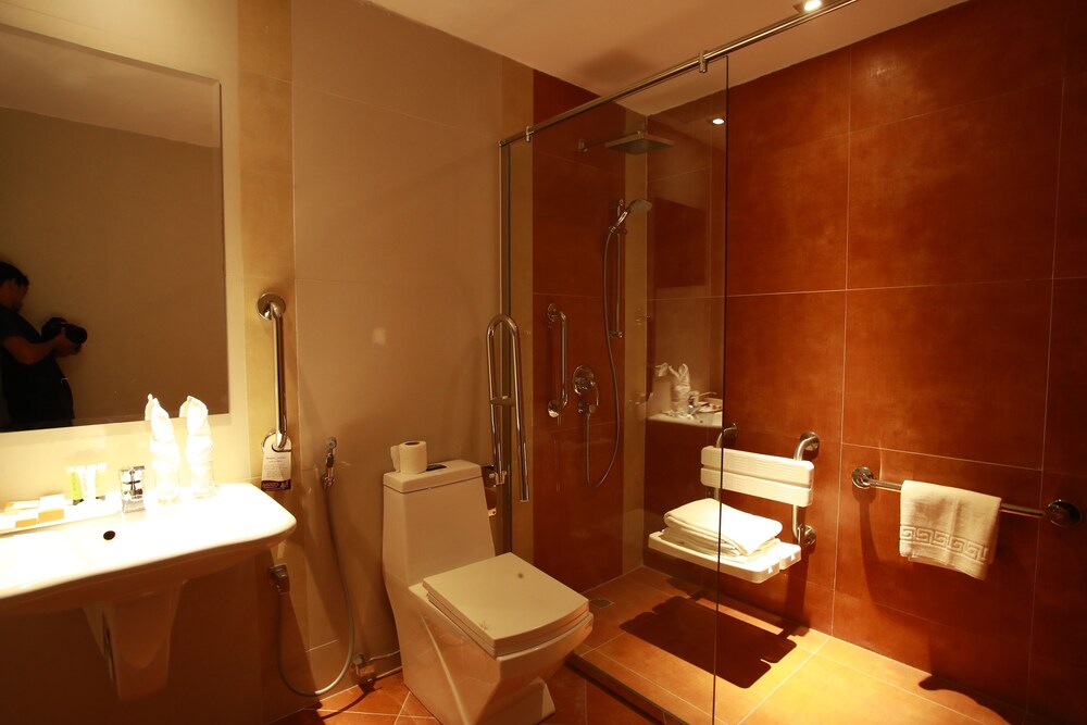 Al Liwan Suites Rawdat Al Khail 42/45
