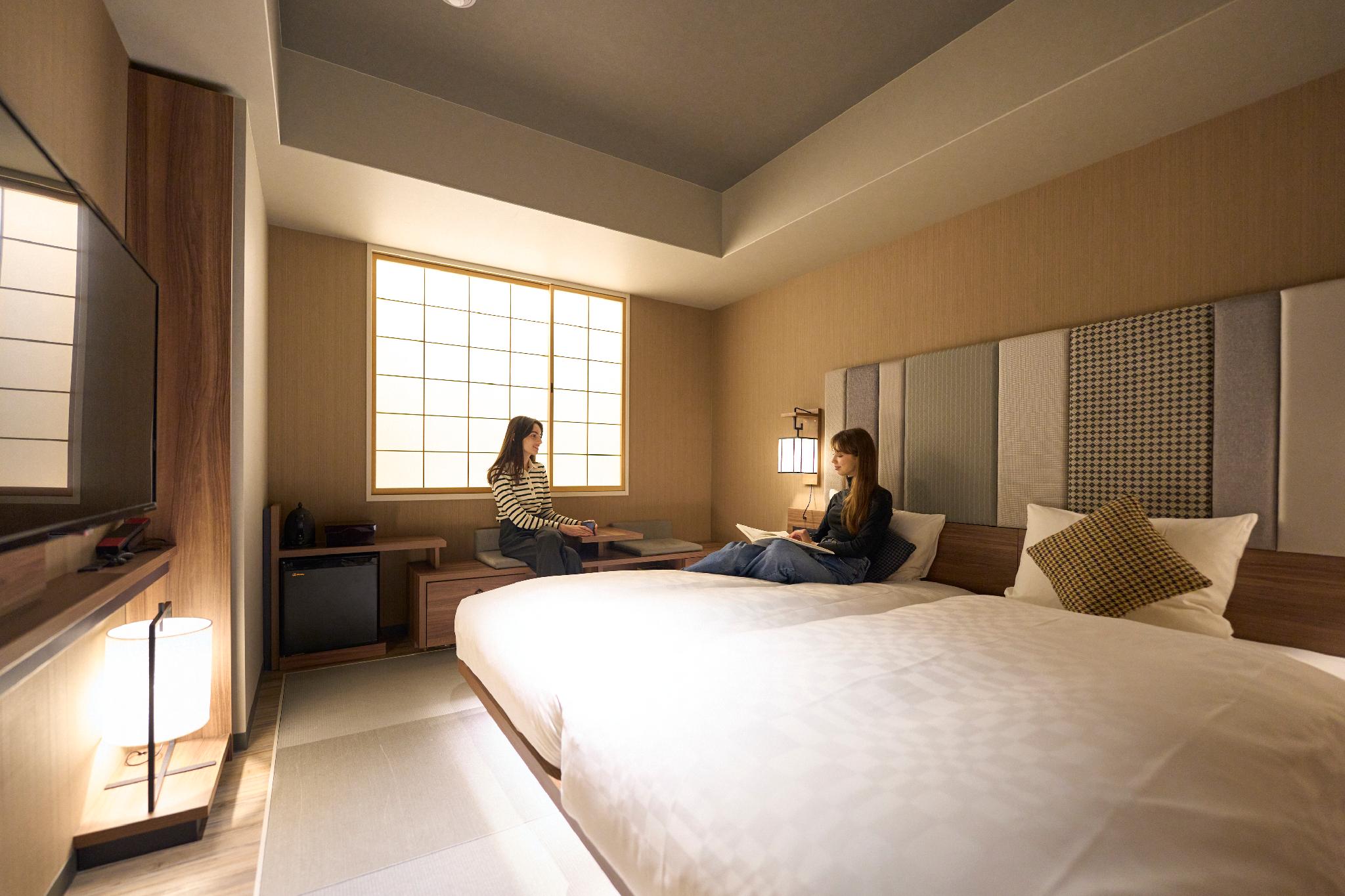 HOLLYWOOD, STANDARD, TWIN BEDS