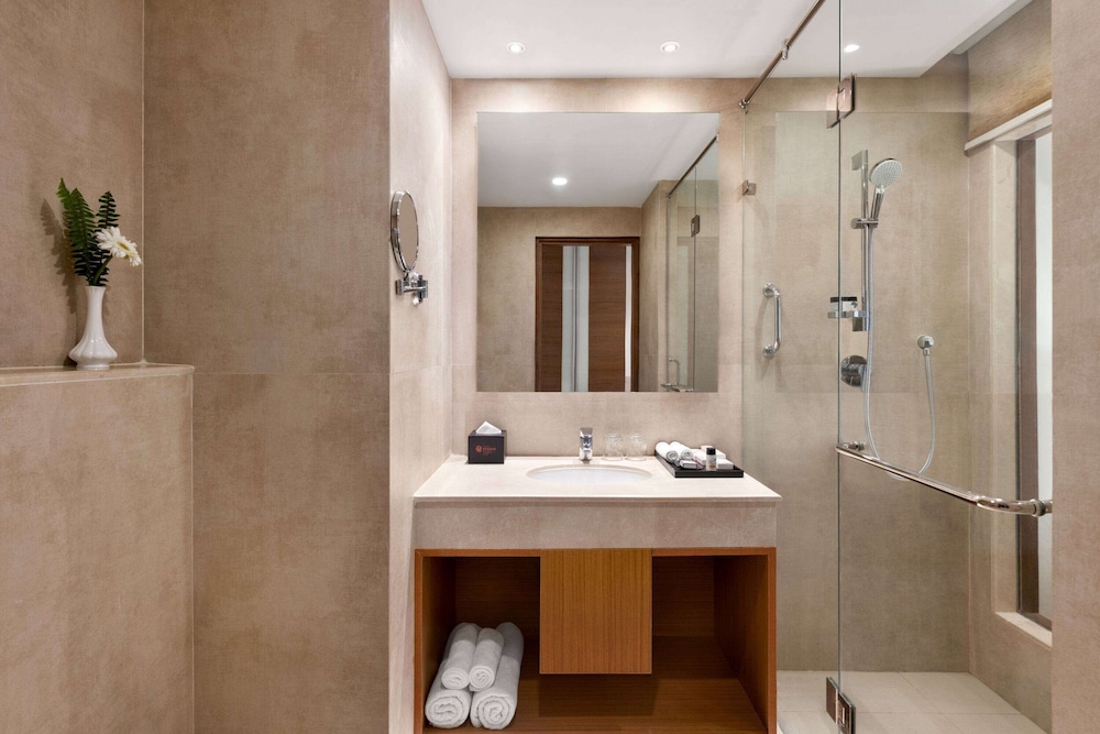 Ramada Encore by Wyndham Kathmandu Thamel 50/50