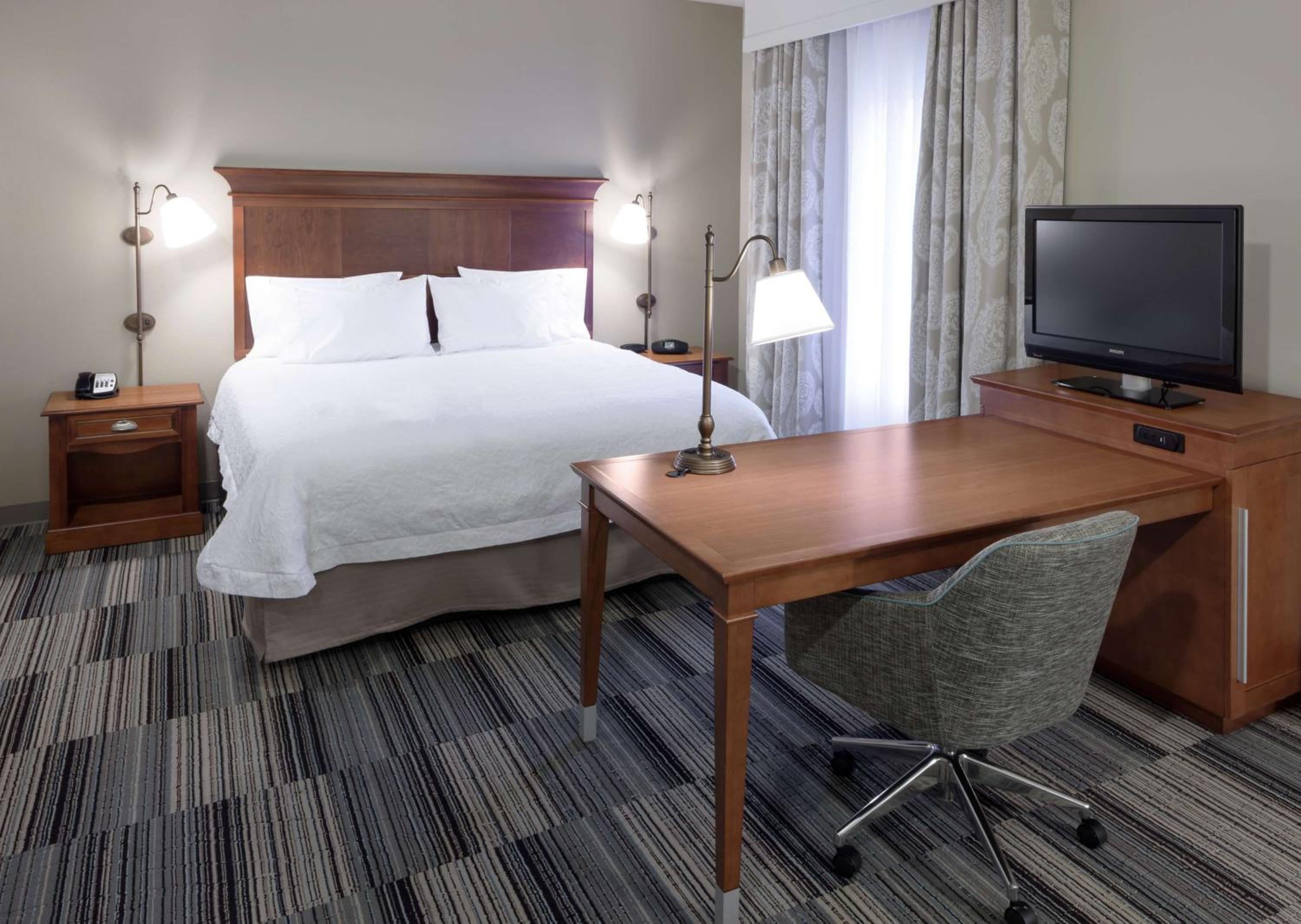 STUDIO, SUITE, KING BED, SOFA