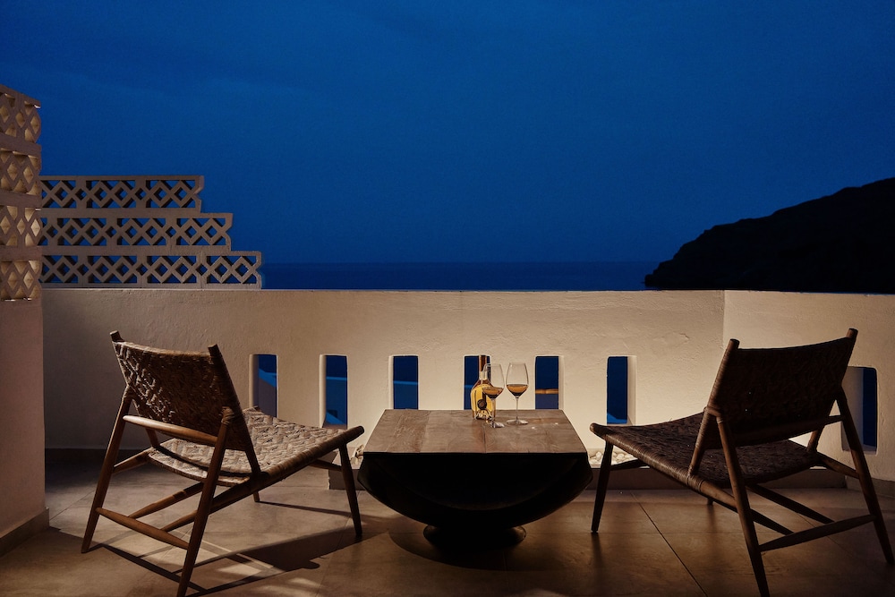 Chrysalis Boutique Hotel 42/50