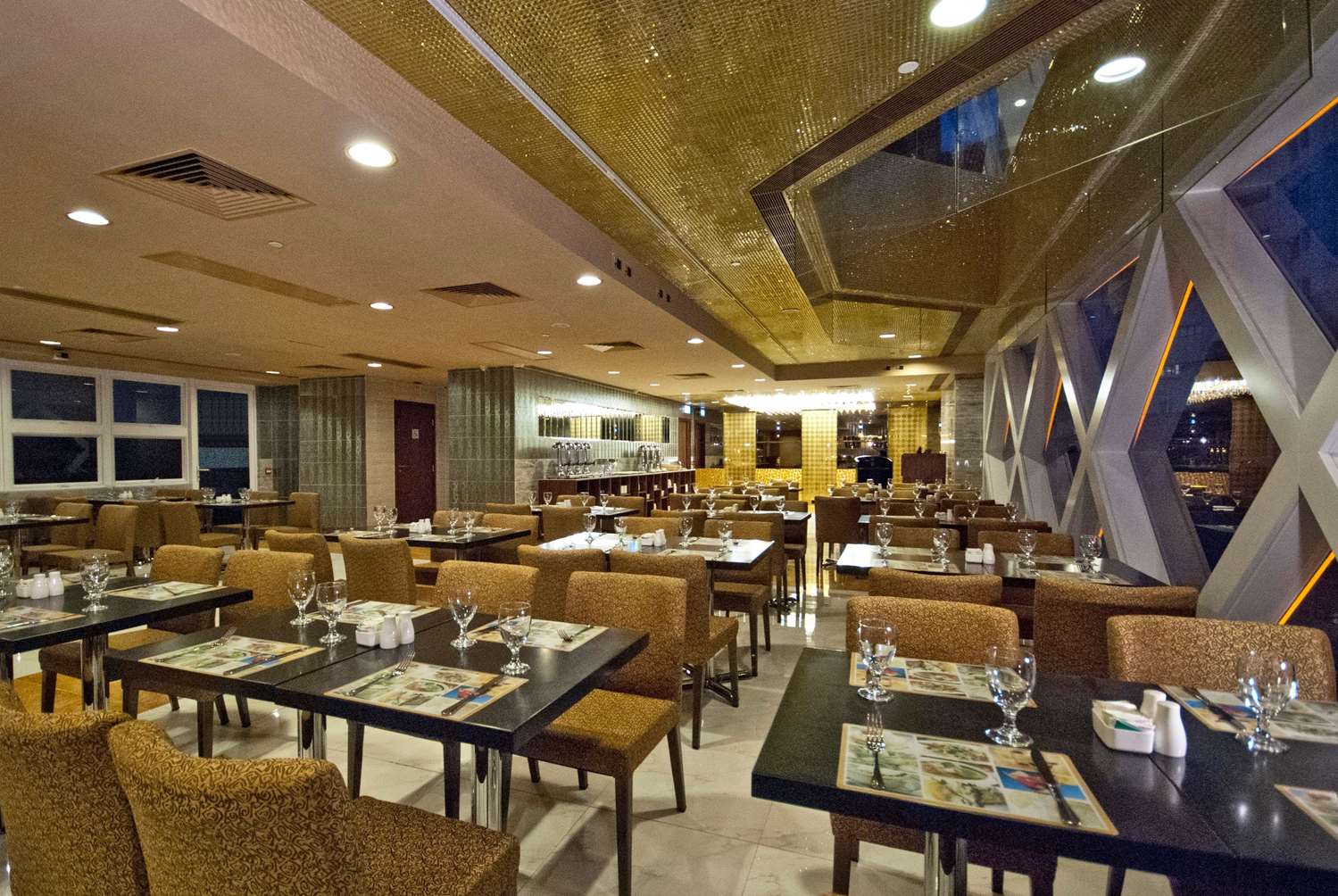 Ramada by Wyndham Hong Kong Harbour View 33/42