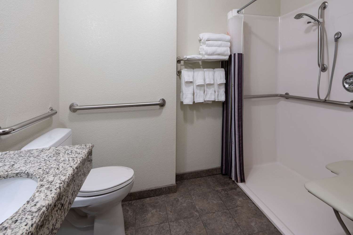 La Quinta Inn & Suites by Wyndham Loveland 43/45