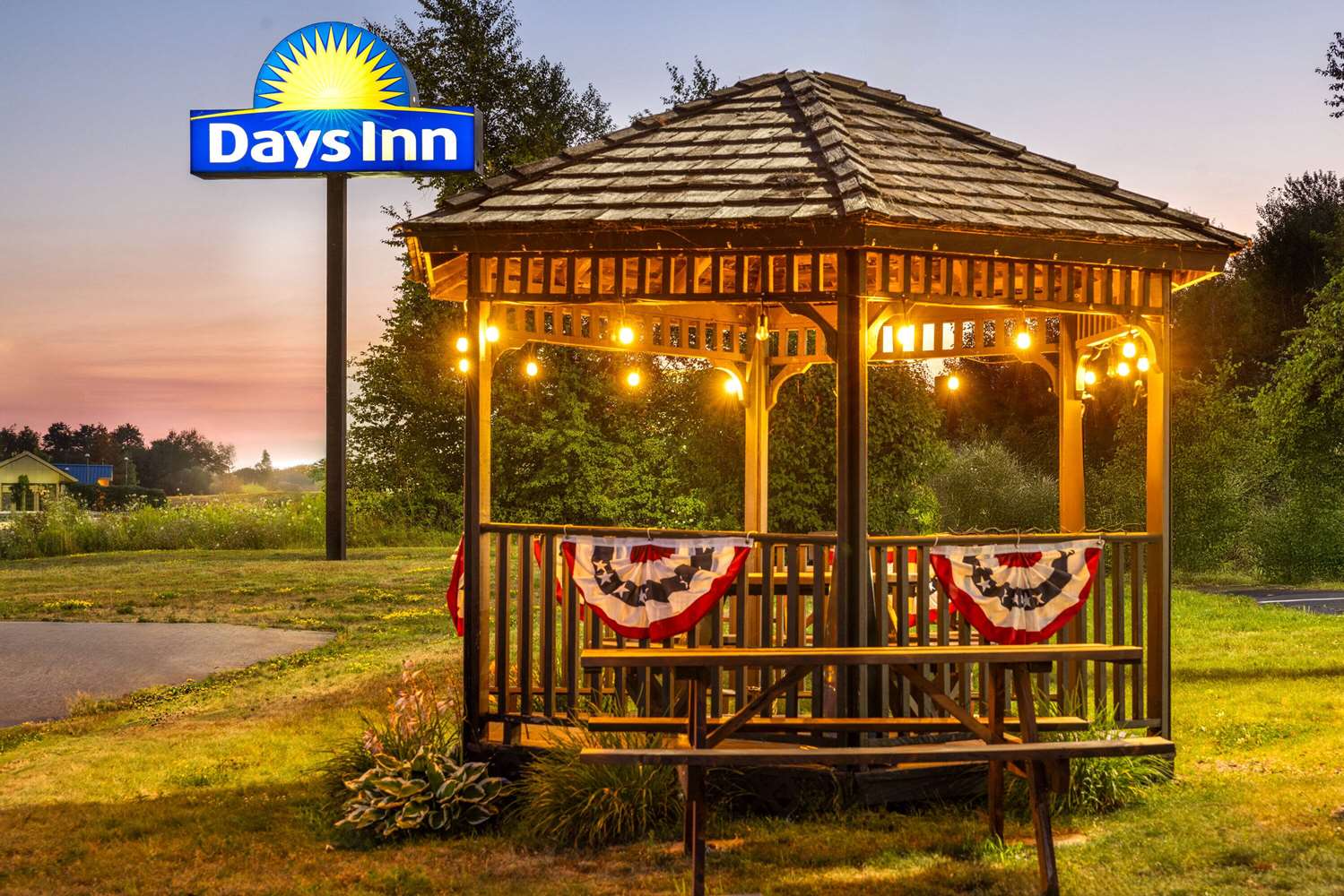 Days Inn By Wyndham Iron Mountain 3/36