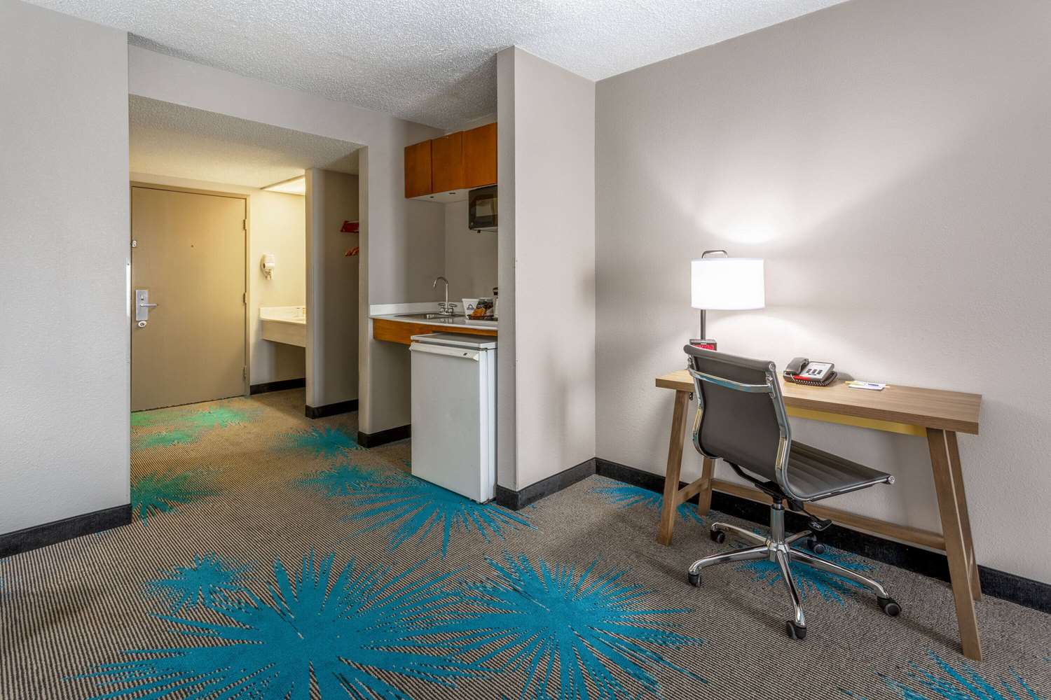 Days Inn & Suites by Wyndham Denver International Airport 16/37
