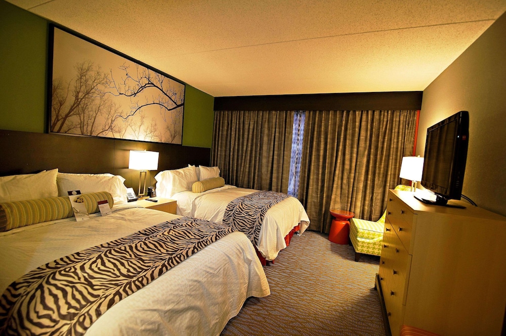 DoubleTree Suites by Hilton Hotel Huntsville South 7/36
