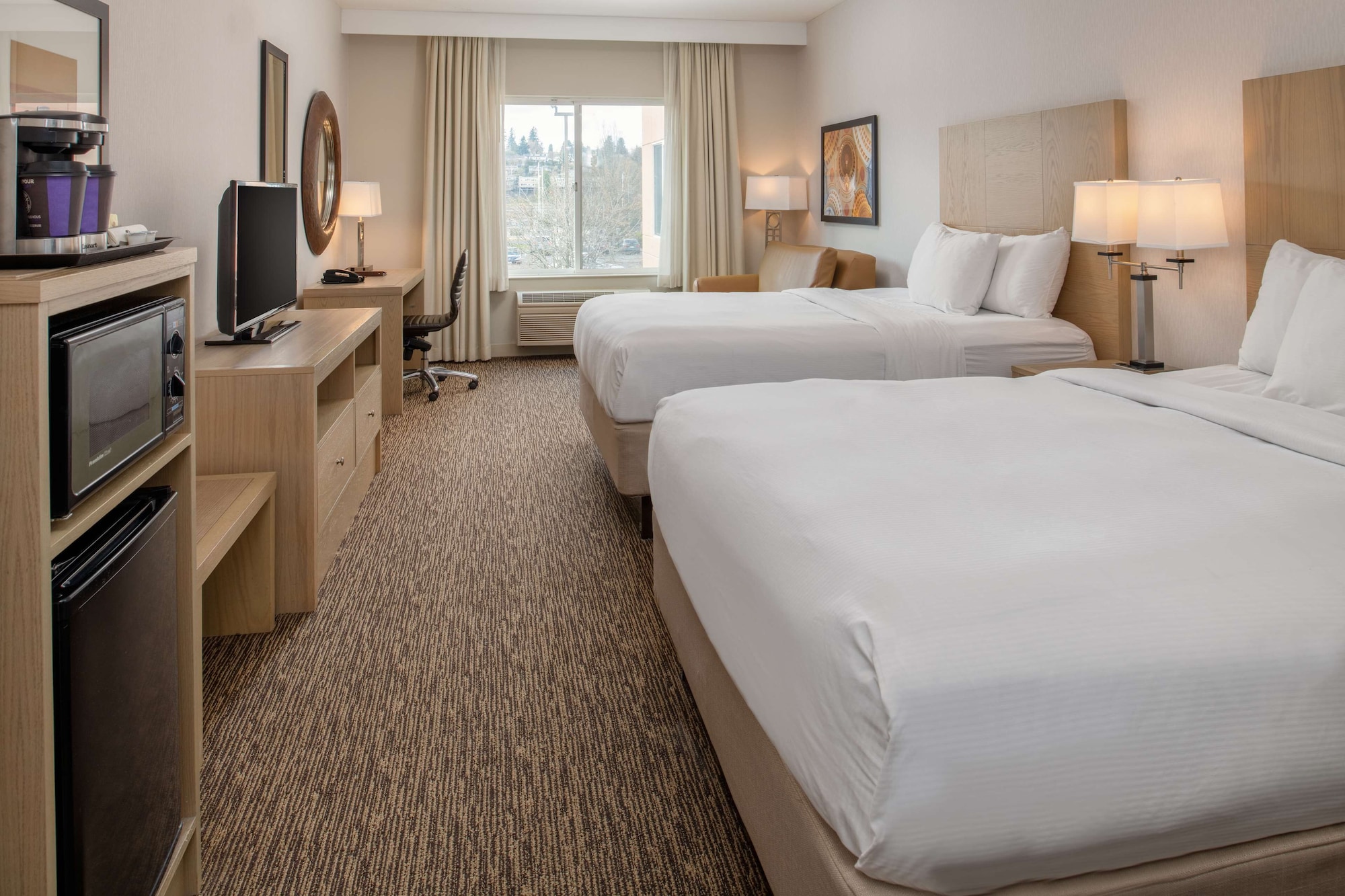 غرفة بسريرين كوين مع أريكة لذوي الإعاقة، DoubleTree by Hilton Olympia Downtown Capitol District 2/10