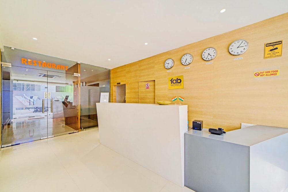 Oyo 14745 Veeraj Suites 6/50