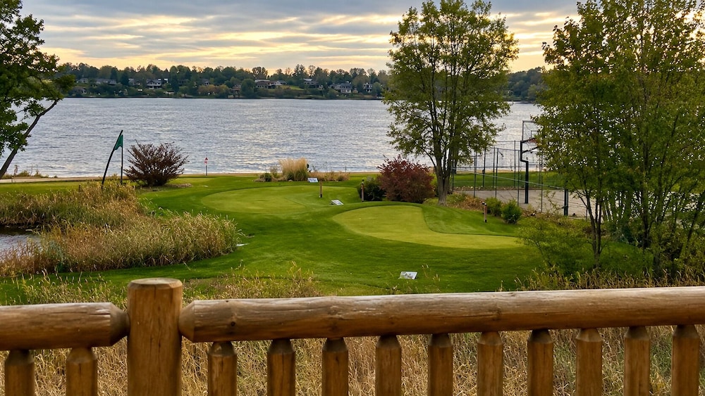 Arrowwood Resort And Conference Center 63/69