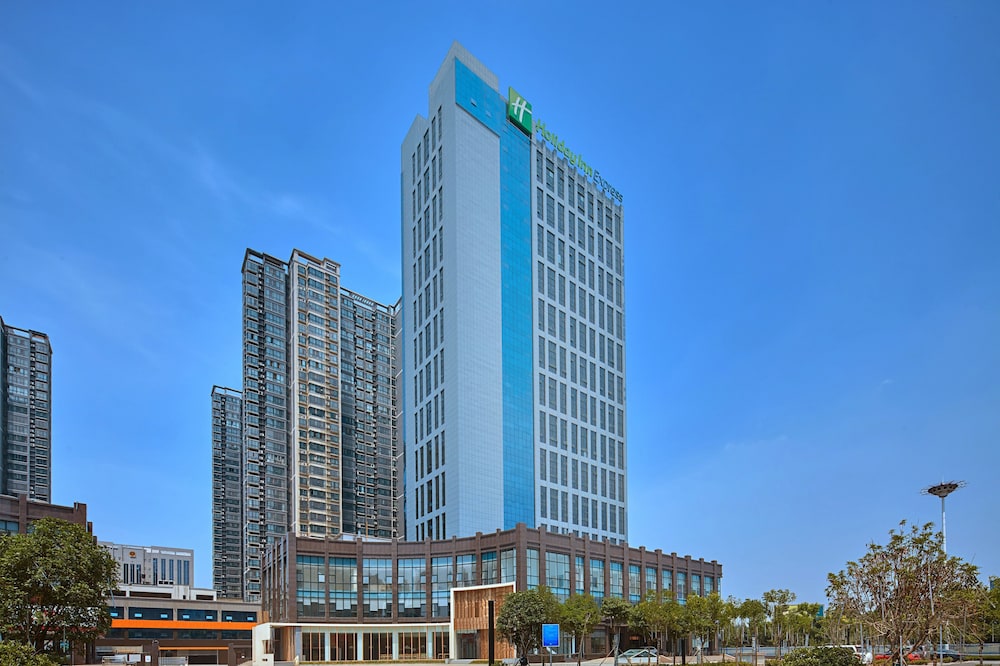 HOLIDAY INN EXPRESS LUOYANG YICHUAN 21/56