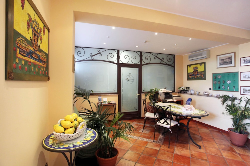 Mendolia Beach Hotel 27/47