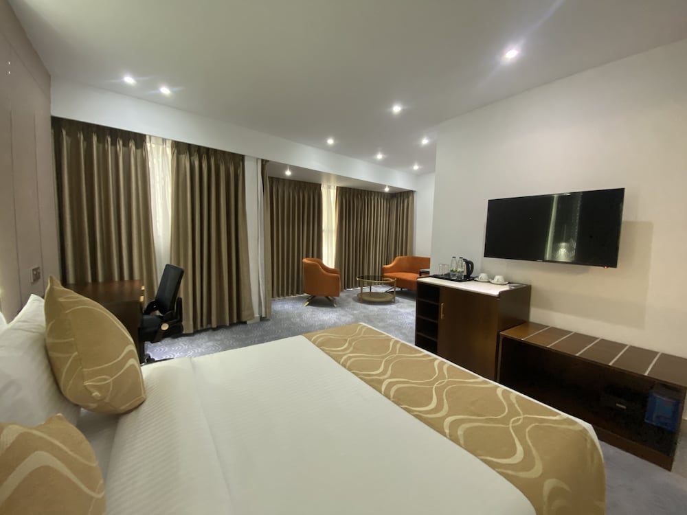 Unique Regency Hotel Dhaka 20/65