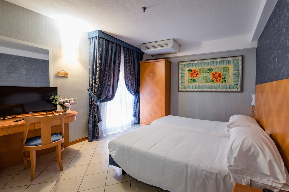 Albergo Centrale Bologna 13/79
