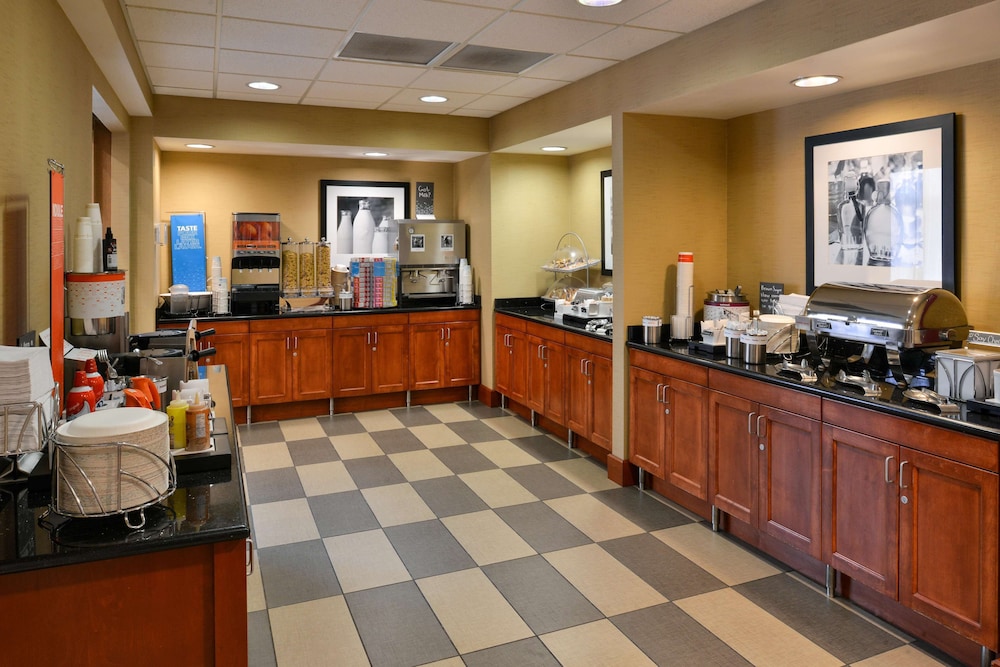 Hampton Inn & Suites Tacoma 12/46