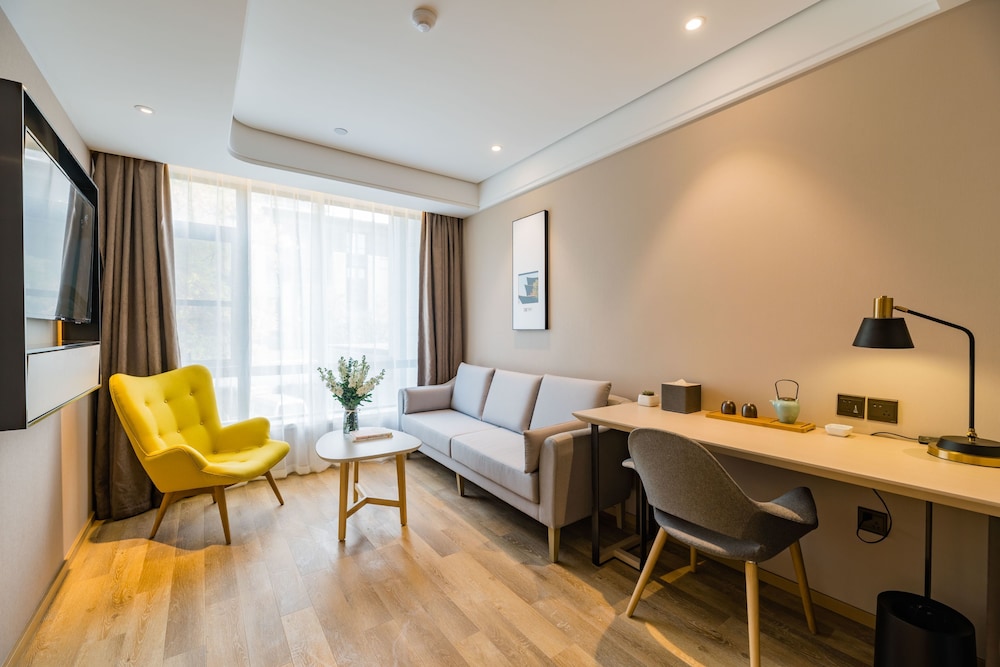 Atour S Hotel Shanghai Oriental Pearl Tower 46/68
