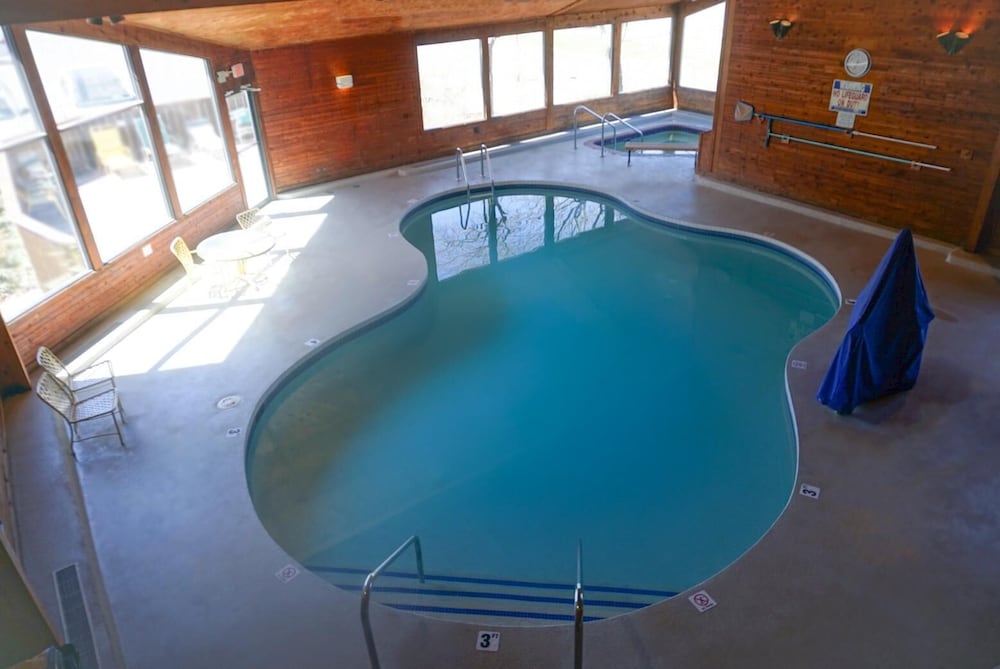 Cedar Motor Inn 41/56