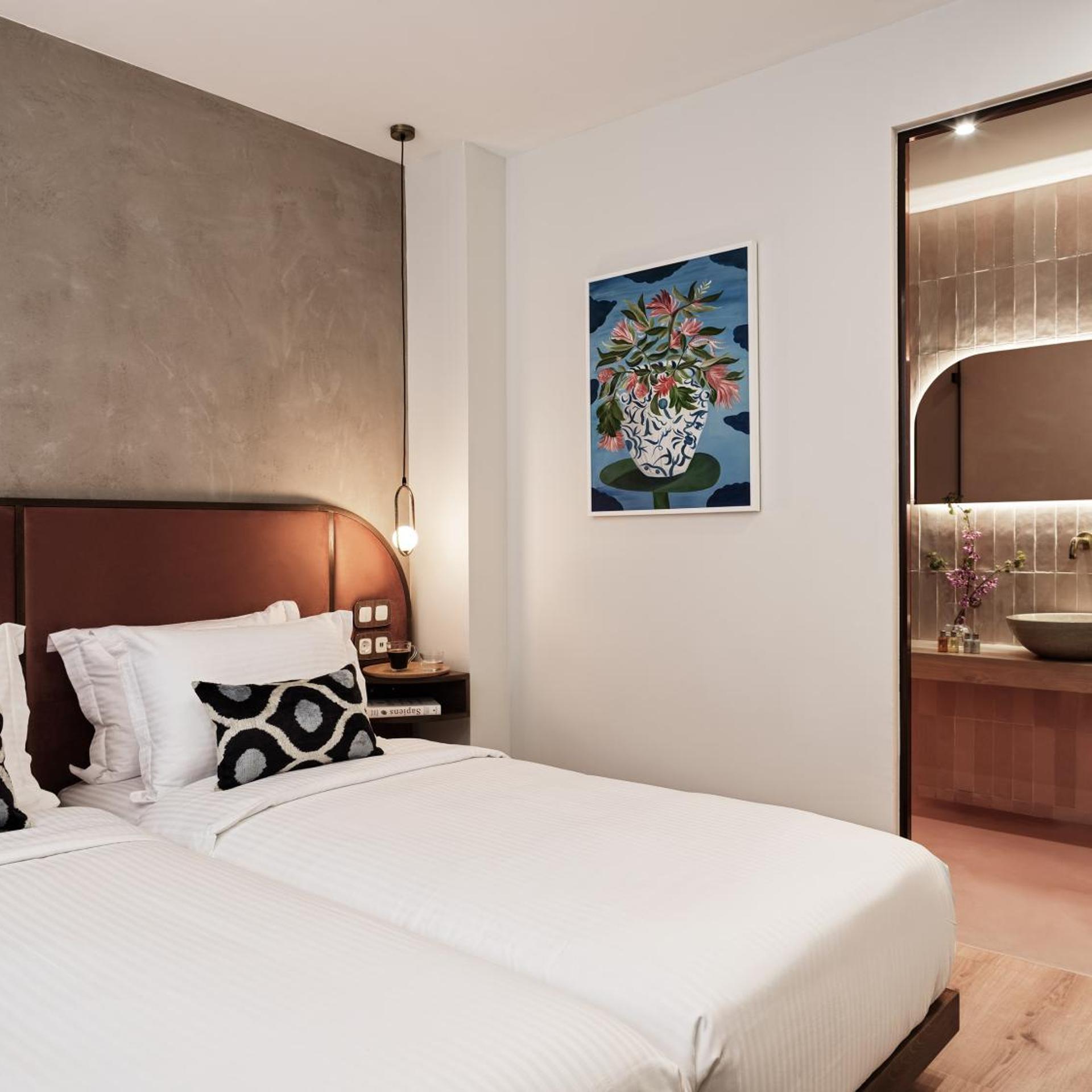 Nest, King Bed