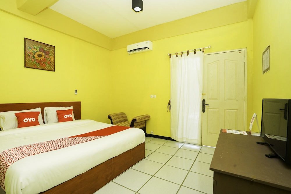 OYO 2493 Lotus Hotel Syariah 11/39