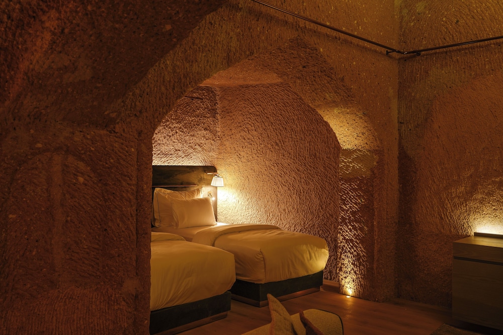 Alfina Cave Hotel 20/50