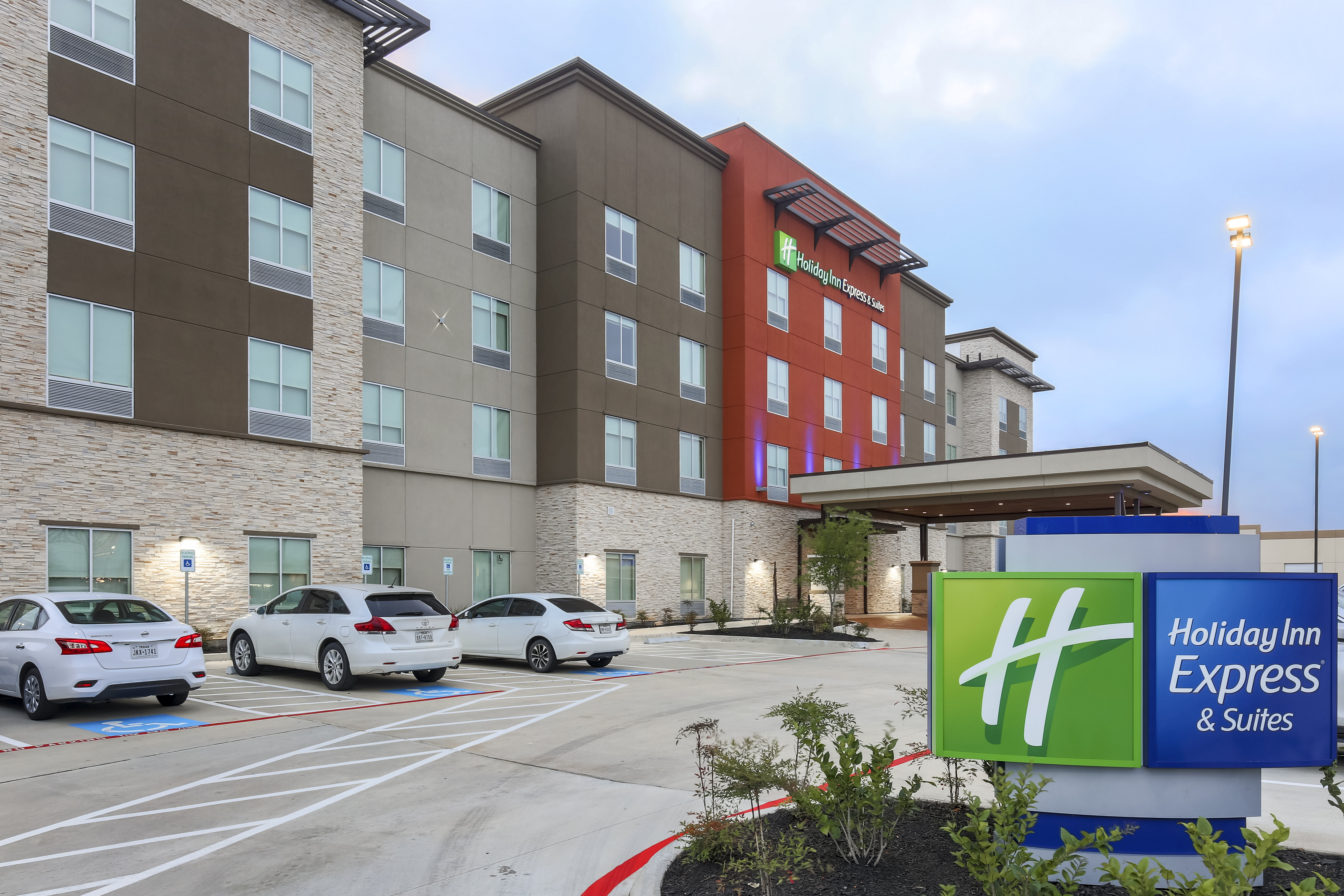 Holiday Inn Express Suites Houston Se Airport Area 66/71