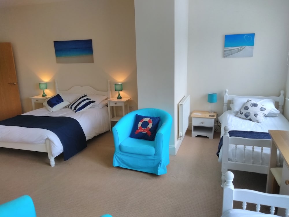 2 Bedrooms, Family, Apartment, 2 Double and Twin Beds, 2 Bathrooms