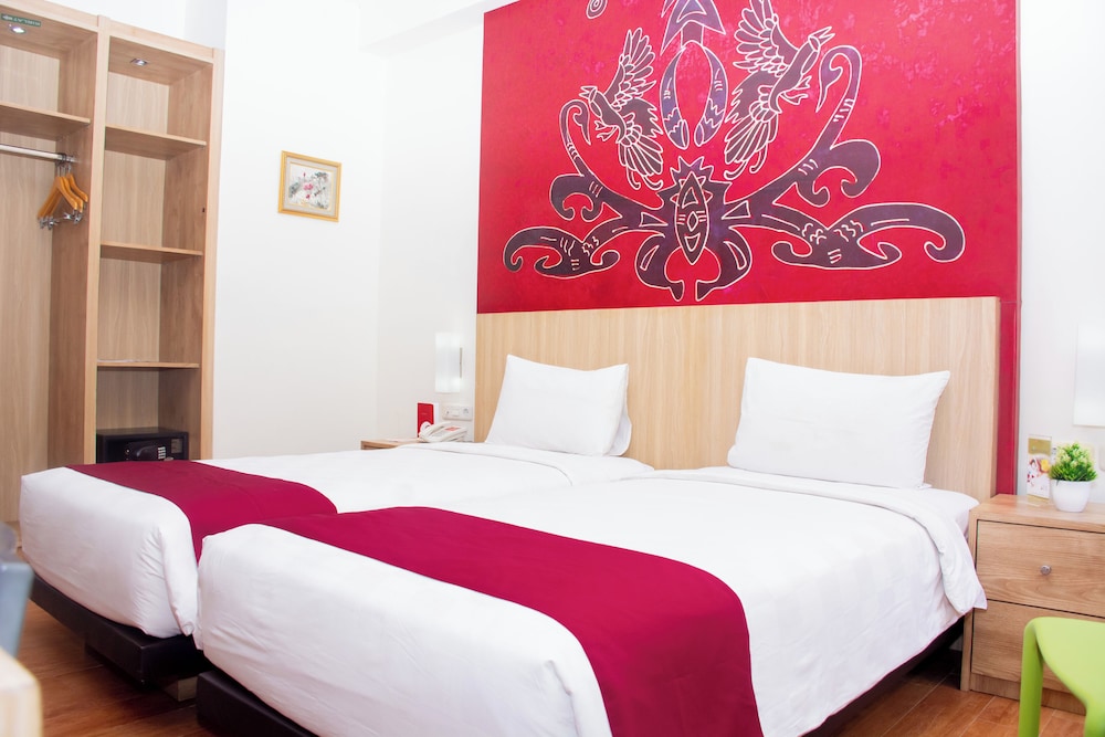 Grand, Twin Beds